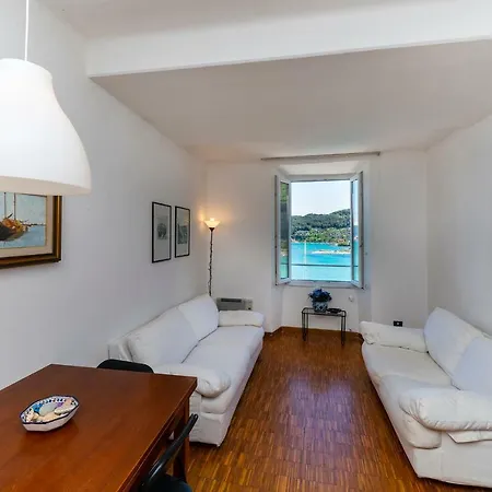 דירה Porto Antico פורטו ונרה